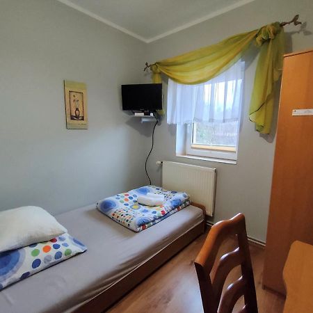 斯塔拉乔维切Stajnia Pod Debem住宿加早餐旅馆 外观 照片