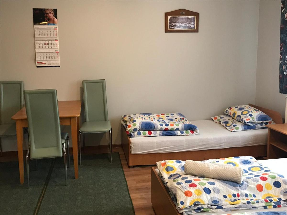 斯塔拉乔维切Stajnia Pod Debem住宿加早餐旅馆 外观 照片