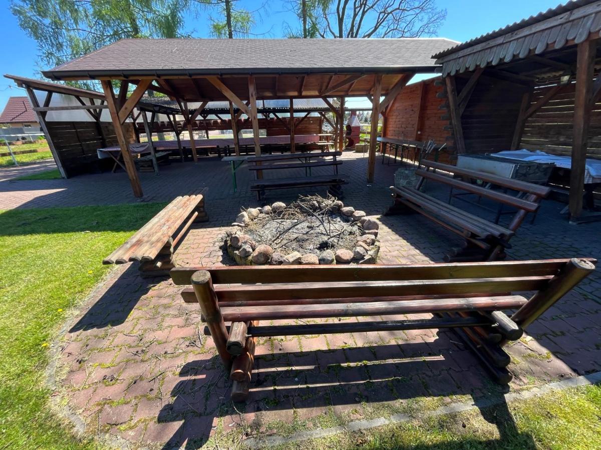 斯塔拉乔维切Stajnia Pod Debem住宿加早餐旅馆 外观 照片