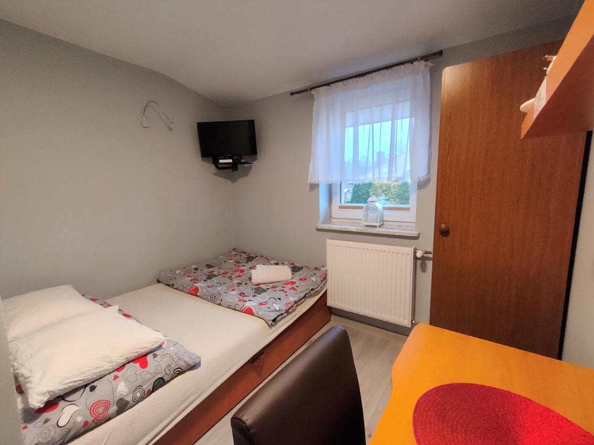 斯塔拉乔维切Stajnia Pod Debem住宿加早餐旅馆 外观 照片