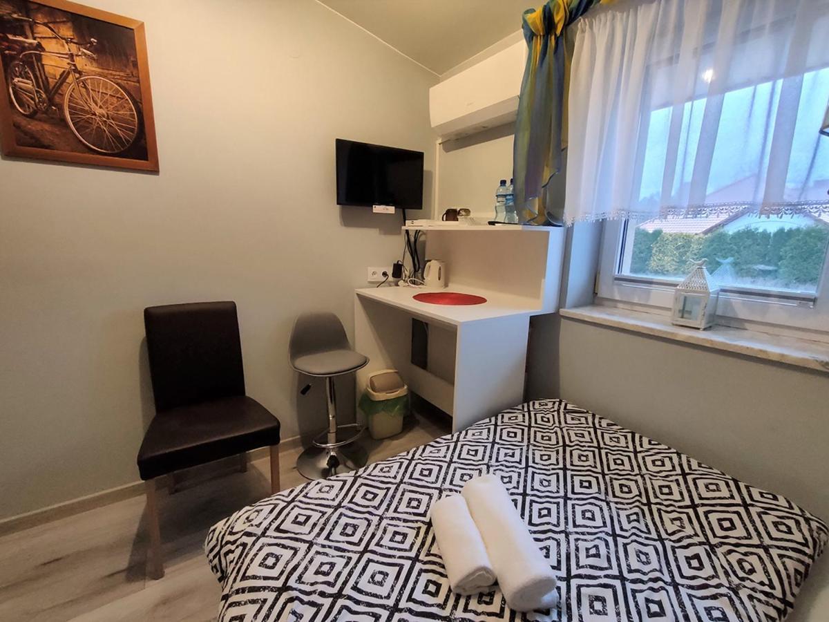 斯塔拉乔维切Stajnia Pod Debem住宿加早餐旅馆 外观 照片