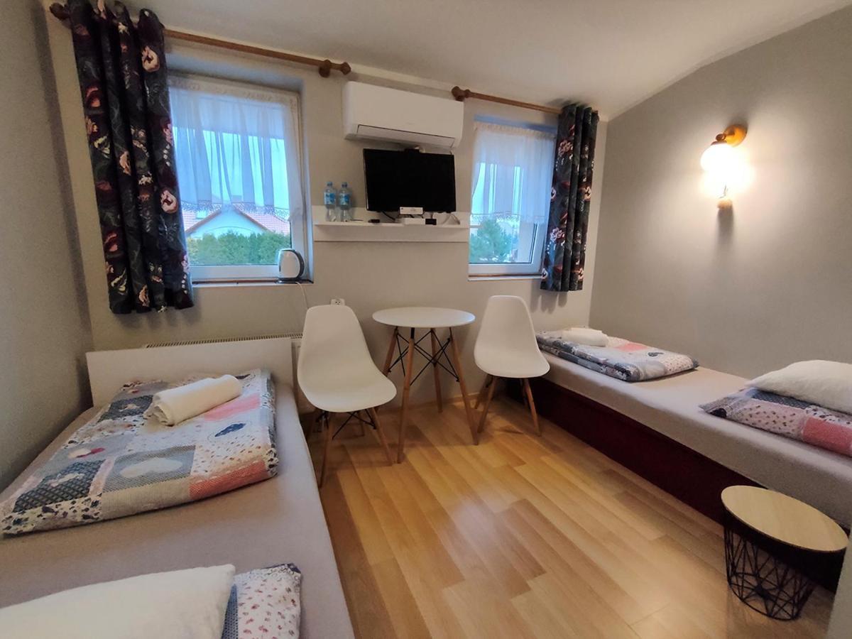 斯塔拉乔维切Stajnia Pod Debem住宿加早餐旅馆 外观 照片